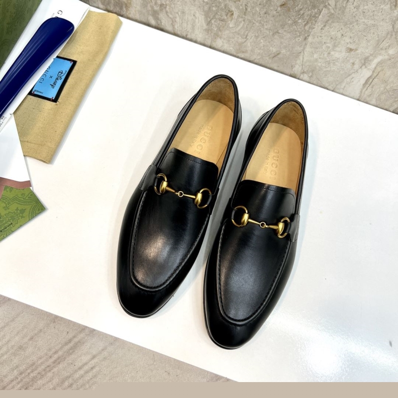 G*u*i leather shoes